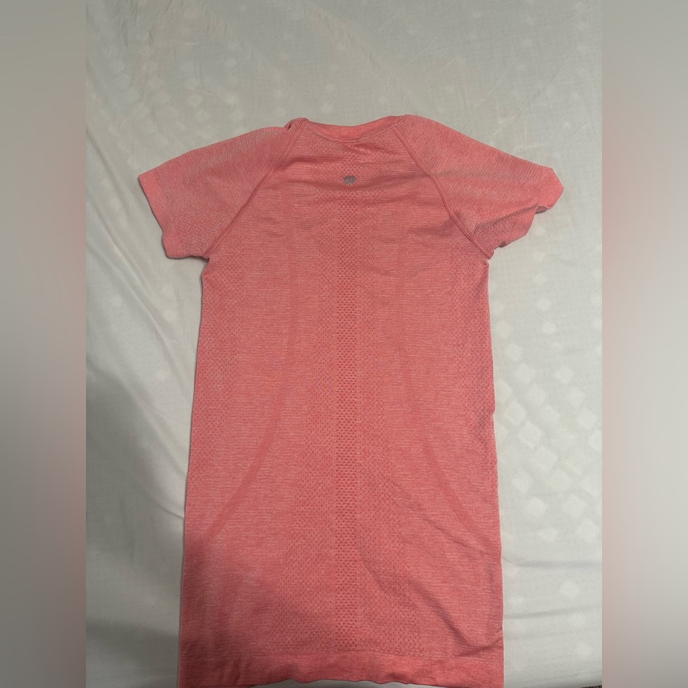 Women’s swiftly tech t shirt perfect condition